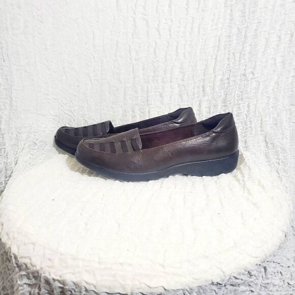Easy Street Brown Slip-on Shoes Size 11W - Picture 3 of 6